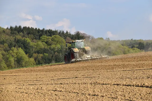 Die Ölkrise und die daraus resultierenden hohen Spritpreise setzen die Landwirte im Bezirk Scheibbs massiv unter Druck. | Foto: Roland Mayr/MeinBezirk Scheibbs