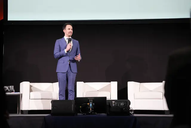 Wiederkehr schmiedet einen „Plan Zukunft“ für die Schule