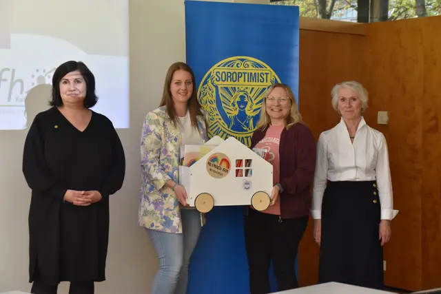 Übergabe an den Kindergarten Kössen.  | Foto: Barbara Fluckinger