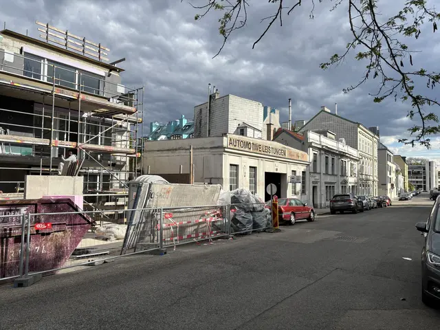 Nebenan wird schon gebaut, das hat mit den Plänen auf Hausnummer 20 aber nichts zu tun. | Foto: Mathias Kautzky/MeinBezirk