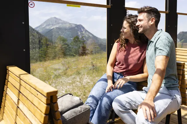 MZB Aussichtswagen | Foto: NOEVOG_Schwarz-König