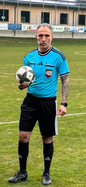 Hussein Shahbazi Baldaji als Schiedsrichter in Aktion. | Foto: HSB