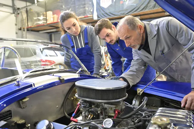 Eine Ausbildung in der Fahrzeugtechnik dauert je nach Schwerpunkt zwischen drei und vier Jahren. | Foto: Panthermedia