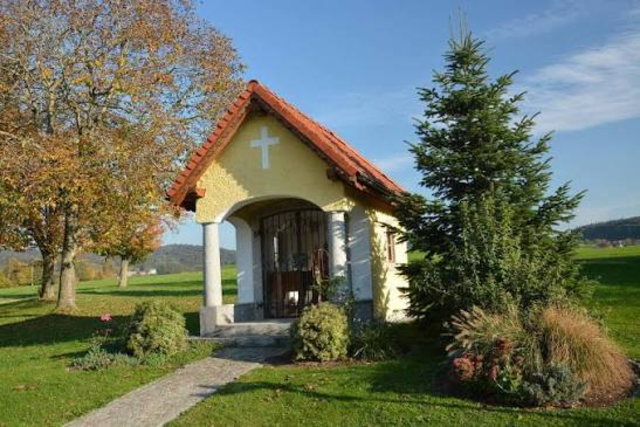 Treffpunkt ist die Kapelle der Familie Hofinger. | Foto: Hans Hartl