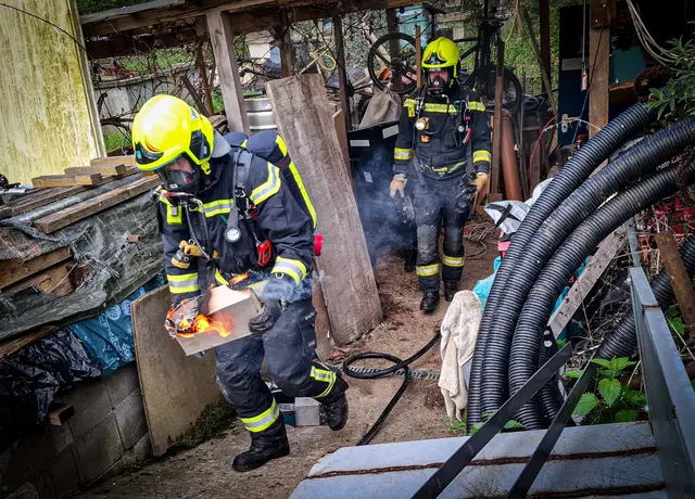Zwei Atemschutztrupps konnten den Brand endgültig löschen. | Foto: FF Mooskirchen