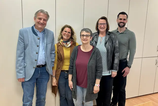 Peter Zemann, Jeanette Pschill, Eva Wenzel, Christine Besser und Christoph Kampichler sprechen sich für ein Weiterbestehen des dualen Systems aus.  | Foto: MeinBezirk/Birgit Bachhofner
