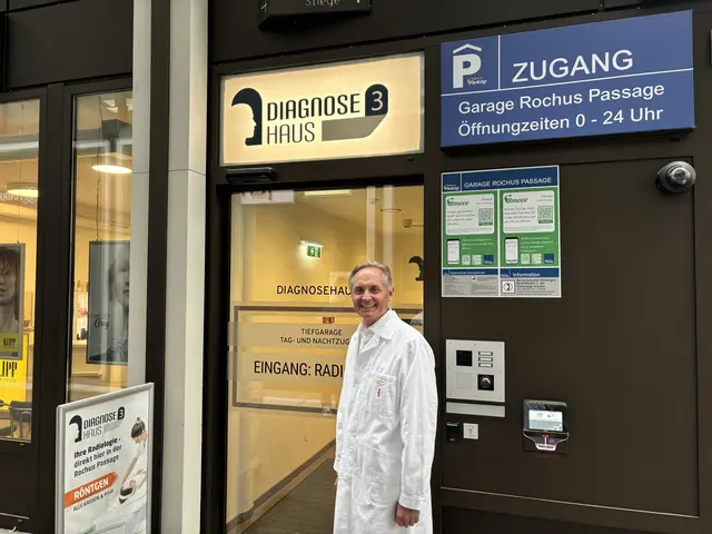 Prim. Dr. Gerhard Zier zog mit dem Diagnosehaus 3 in die Rochuspassage um.  | Foto: Luca Arztmann/MeinBezirk