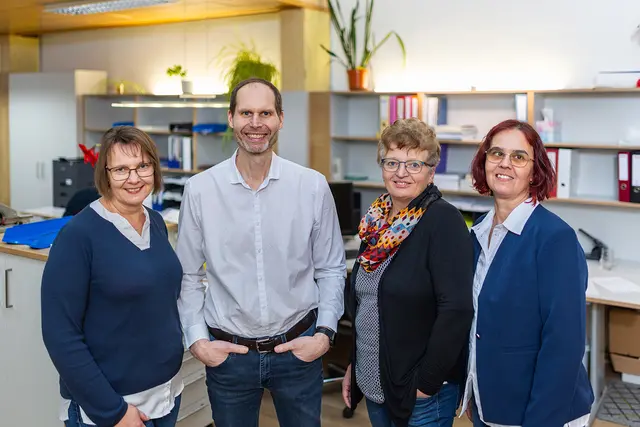 Das Team von Kienast sorgt in der Zentrale in Groß-Siegharts dafür, dass alles läuft. | Foto: Benjamin Wald