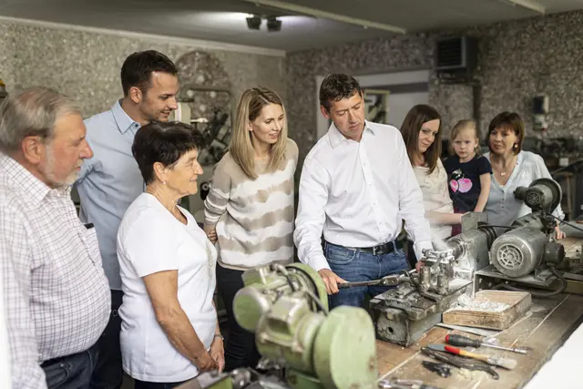 Bei einer Führung durch das Werk erhält man interessante Einblicke. | Foto: Waldviertel Tourismus/Robert Herbst