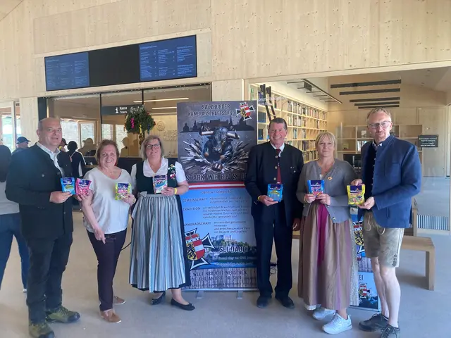 Obmann Christian Löcker, Gemeinderätin Monika Eibl, Landesorganisationsreferentin Ute Huber, Bezirksobmann Johann Hillerzeder, Landesgeschäftsführerin Regina Fuchs, Mag. Peter Fritz. | Foto: Bernd Huber