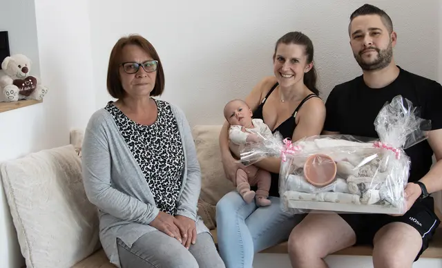 Gemeinderätin Dragica Marjanovic, Violetta Zach sowie Lea und Daniel Faast. | Foto: Marktgemeinde Dietmanns