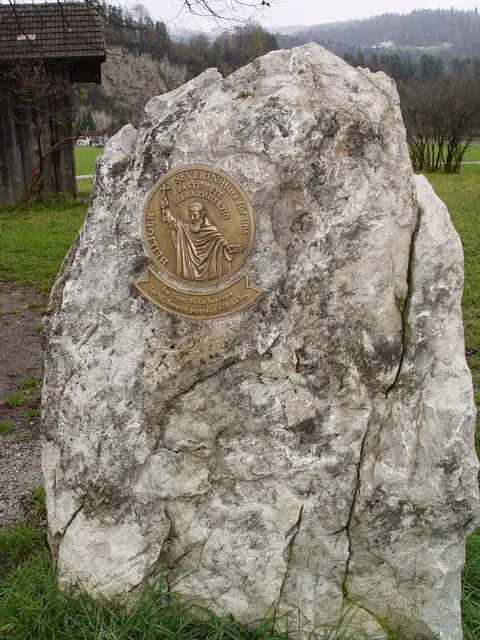 Der Gedenkstein von Helmut Salfner sen. | Foto: Josef Wind
