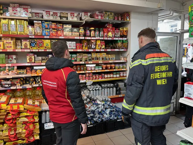 Vor Kurzem wurden in zwei Margaretner Geschäften mehr als 700 Flaschen illegal gelagerter Butangasflaschen gefunden. Es herrschte "akute Explosions- und Lebensgefahr". | Foto: Gruppe Sofortmaßnahmen