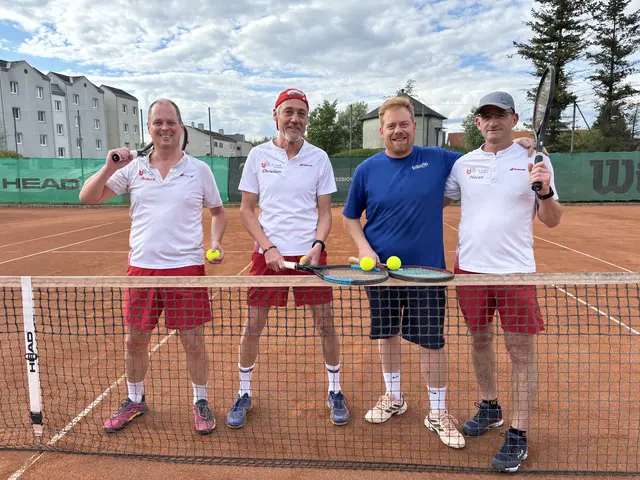 Robert Klimek, Christian Bauer, Stephan Seher und Horst Telser vom Union Tennis Club (UTC) St. Andrä-Wördern. | Foto: Victoria Edlinger