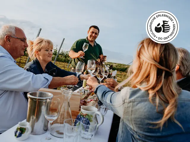 Armin Rogl zeigt bei diesem Erlebnis, wie oberösterreichischer Wein schmeckt.   | Foto: Weinbau Rogl