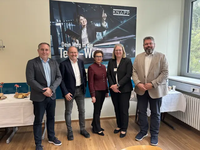 32 Firmen trafen am Wirtschaftstag auf angehende Fachkräfte der HTL