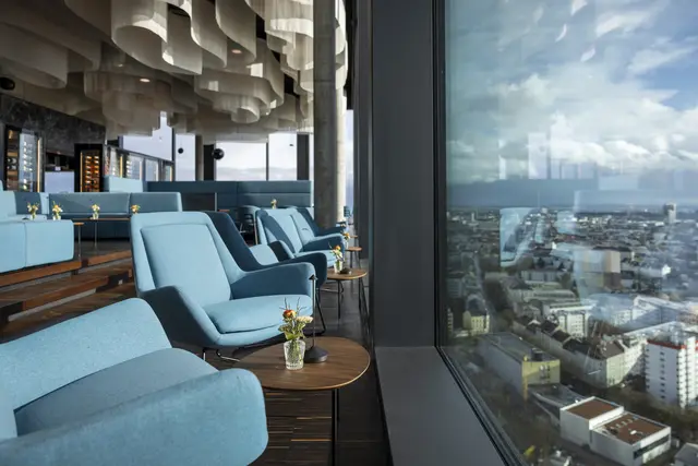 Der Lounge-Bereich mit DJ-Sound ist für den späteren Abend Anlaufstelle für exklusives Nightlife.  | Foto: ARCOTELHotels