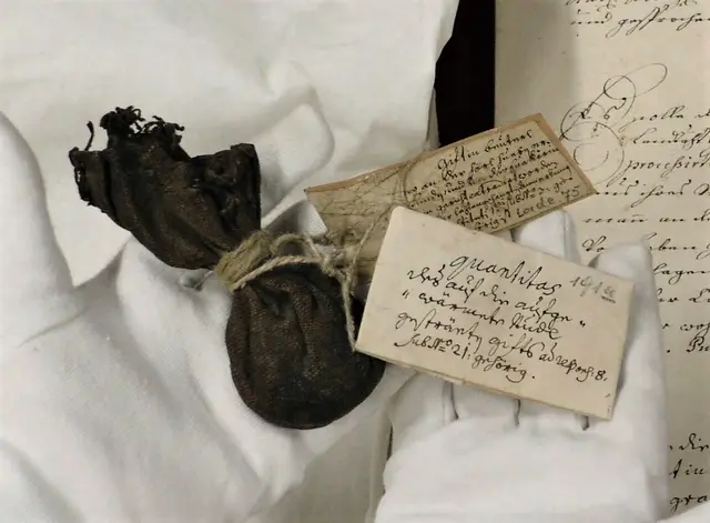 Das Faschauner’sche Giftsackerl mit laut Aufschrift „quantitas des auf die aufgewärmnte Nudl gesträete gifts“ | Foto: Kärntner Landesarchiv