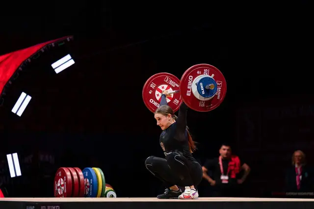 Veronika Honcharova (VÖEST) mit 84 kg Reißen.

Foto: Gregor Winter - ATG