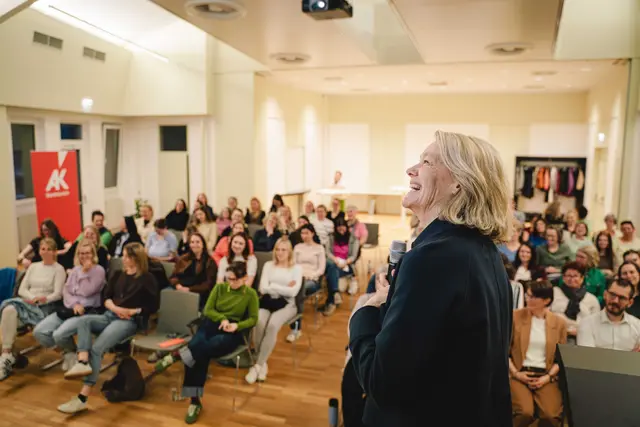 Großer Andrang gab es beim ersten Frauenabend in Rohrbach-Berg.
 | Foto: Tobias Scheibenzuber
