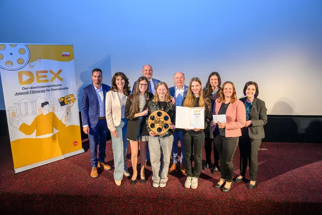 Mit dem Kurzfilm "Demokratie zum Anbeißen" holte sich das Gymnasium Schärding in der Kategorie "Kreativität" den 1. Platz beim Jugend-Filmpreis der Demokratie (DEX) 2026.  | Foto: Werner Kerschbaummayr