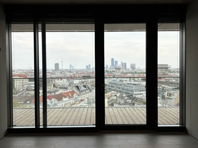 Ausblick auf Donauturm und Donau-City-Hochhäuser. | Foto: Mathias Kautzky/MeinBezirk