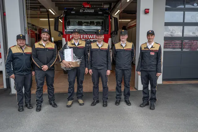 Einige Bewerter wurden für ihre langjährige Tätigkeit als Bewerter mit der Bewerterspange des BFV Kitzbühel ausgezeichnet. | Foto: Stefan Wörgetter