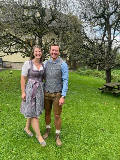 Die neuen Hüttenwirtsleute Marion Grübler und Robin Gjarmati freuen sich auf ihre Zeit am Berg.  | Foto: Alpenverein/Pia Enzinger