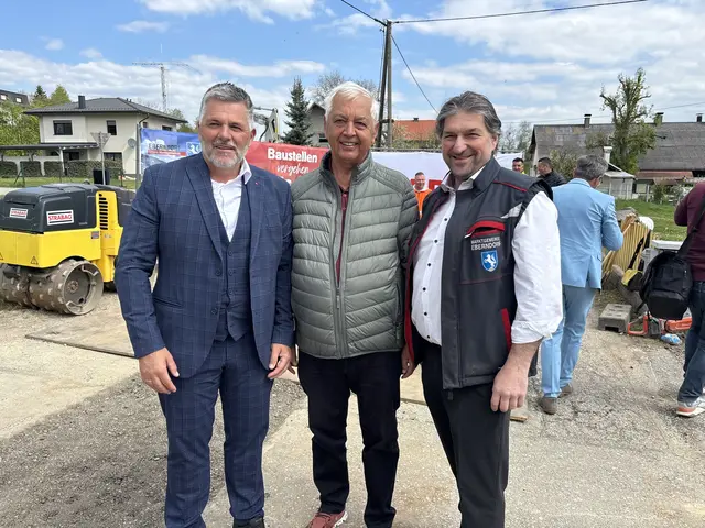 v.l.n.r.: Wolfgang Tischler (Obmann Wasserverband), Josef Schleschitz (Alt-Obmann Wasserverband), Wolfgang Stefitz (Bürgermeister Eberndorf) | Foto: MeinBezirk.at/Ronald Neuwirth
