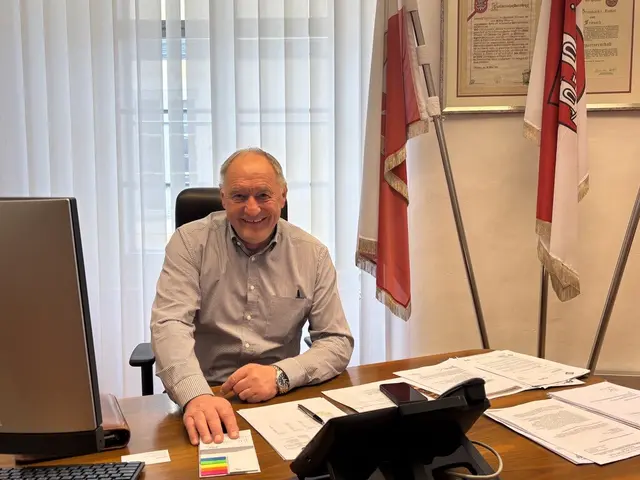 Josef Kronlechner verabschiedet sich im Herbst aus der Gemeindepolitik. Er kann auf zahlreiche abgeschlossene Projekte und Herausforderungen zurückblicken.  | Foto: MeinBezirk.at/Astrid Siebert