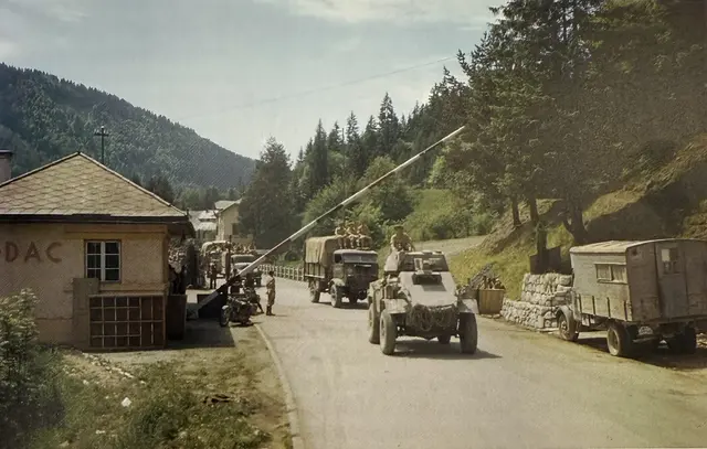 Mitte Mai 1945 passierten britische Truppen den Grenzübergang Thörl-Maglern und befreiten das (untere) Gailtal. 