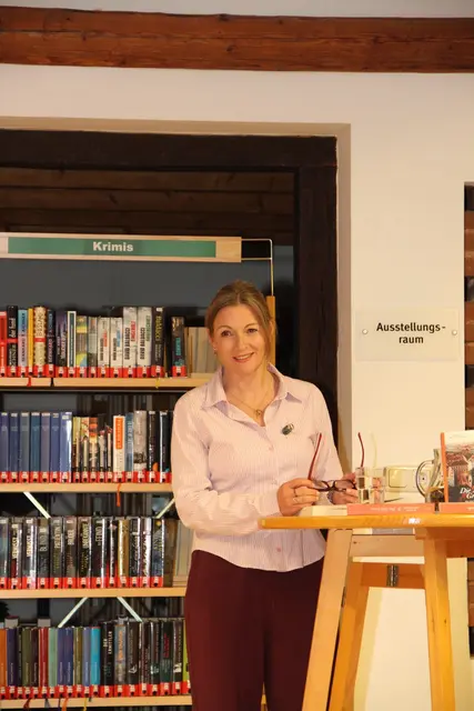 Autorin Margot Mühlfellner las in der Bibliothek St. Stefan on Stainz aus aus ihrem neuesten Werk „Grazer Stiche“. | Foto: Bibliothek St. Stefan on Stainz