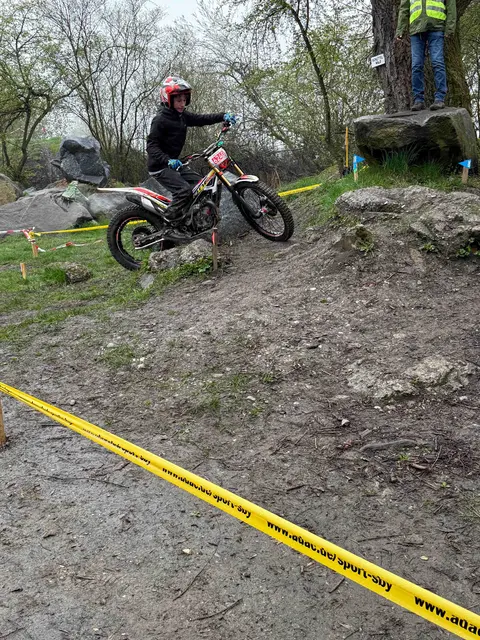 Linus Tröber zeigte in Augsburg sein Geschick auf dem Trial. | Foto: SV Reutte ZV Trial