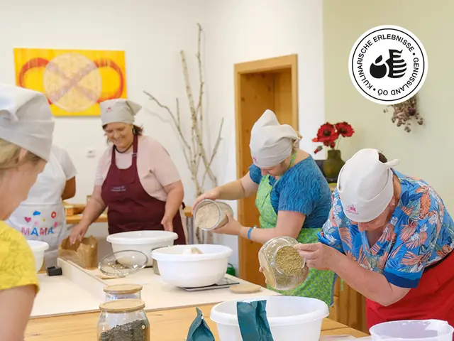 Beim Kurs wird geformt, gefühlt und umfassendes Wissen vermittelt. | Foto: Hildegard Naturhaus