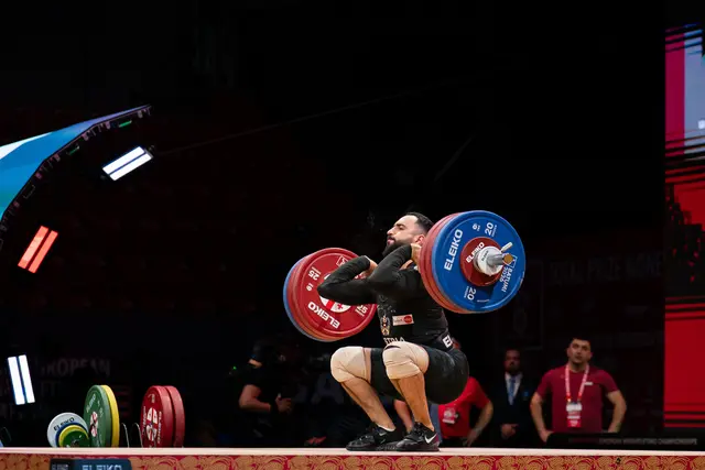 Hmayak Misakyan beim umsetzen von 171 kg.

Foto: Gregor Winter - ATG