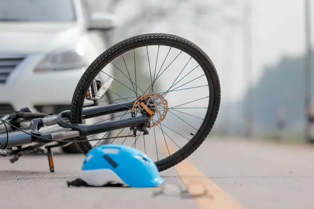 Die EU hat sich das Ziel gesetzt, die Zahl der Verkehrstoten und Schwerverletzten bis 2030 im Vergleich zu 2019 zu halbieren – doch dieses Vorhaben rückt zunehmend in weite Ferne, auch für Österreich. (Symbolbild) | Foto: toa55/Smarterpix