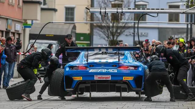 Reifenwechsel in Perfektion.