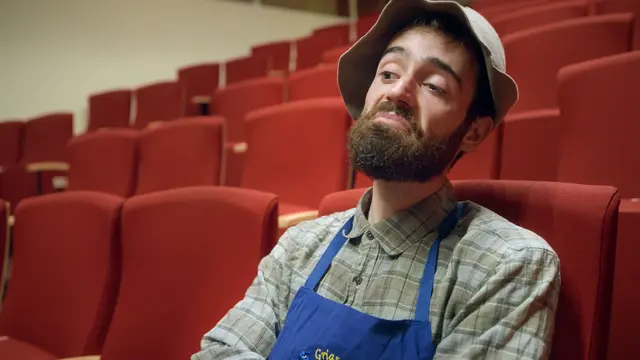 Gabriel Mair als Opa Walter vor seinem Auftritt in Schlanders im Vinschgau. | Foto: Alexander Lechner