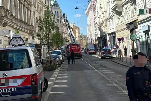 Auch eine Drehleiter war im Einsatz. | Foto: z.V.g.
