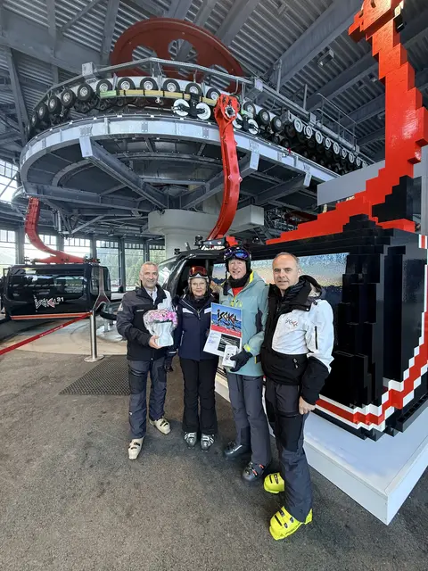 Auch ein Weltrekord: die größte Skigondel aus Legosteinen in Ischgl. | Foto: TVB Paznaun-Ischgl