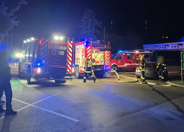 Die Feuerwehren standen etwa eineinhalb Stunden im Einsatz. | Foto: Fire Veiter - FF St.Veit/Glan