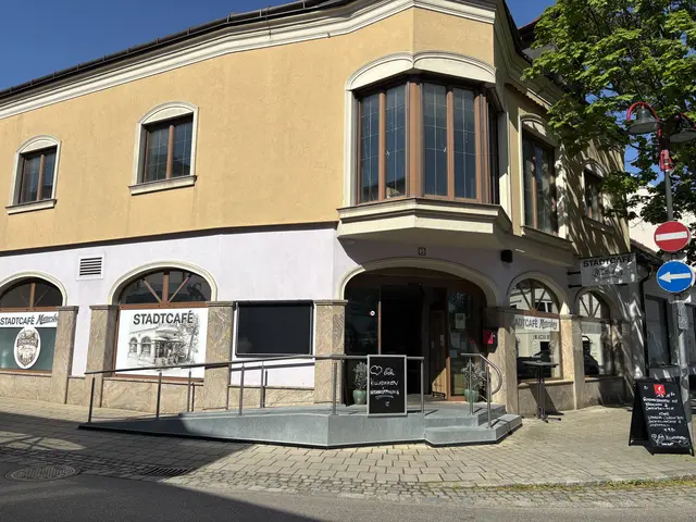 Die beiden Gastronomen haben dem ehemaligen "Kaiser" neues Leben eingehaucht. | Foto: MeinBezirk / Jennifer Flechl