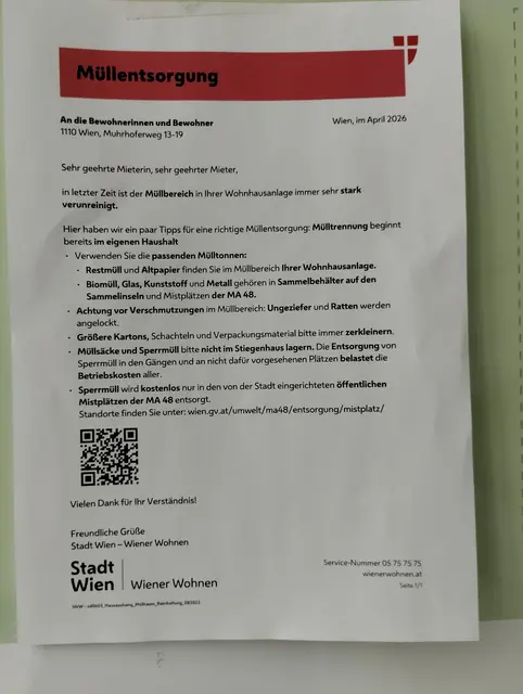 Der Bewohner sieht sich von dem Aushang von Wiener Wohnen verhöhnt.  | Foto: z.V.g.