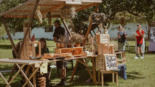 Das Künstlerdorf Neumarkt an der Raab ist Schauplatz des Kreislmarkts am Samstag, dem 25. April. | Foto: Petra Werkovits