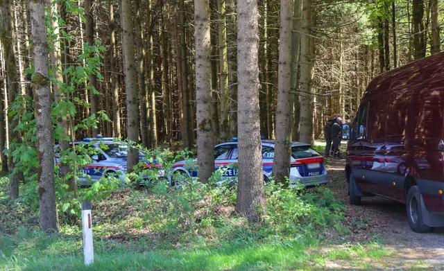 Polizeieinsatz in Feldkirchen, Waldstück großräumig gesperrt