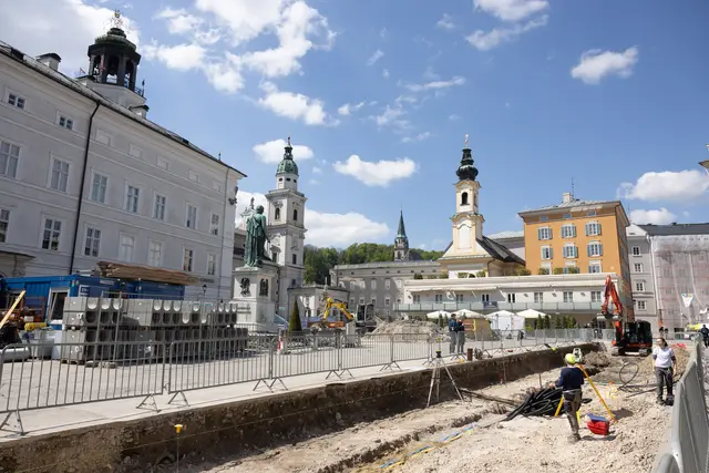 Die erste Bauphase läuft bis Juli. Nach der Sommerpause werden die Arbeiten dann im September fortgesetzt und im November abgeschlossen. Im Anschluss daran stehen dann mit den Bereichen vom Mozartplatz Richtung Rudolfskai und zur Kaigasse die letzten Teilstücke auf dem Plan. Die Bauarbeiten sollen 2028 abgeschlossen werden.   | Foto: Stadt Salzburg/Wildbild/Doris Wild