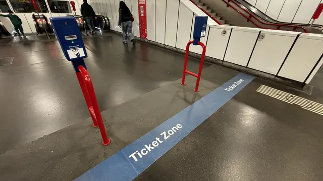 Der Zeitpunkt der Ausrollung ist kein Zufall und hängt mit einem Großereignis zusammen, wie die Wiener Linien verraten. | Foto: Andreas Pölzl/MeinBezirk