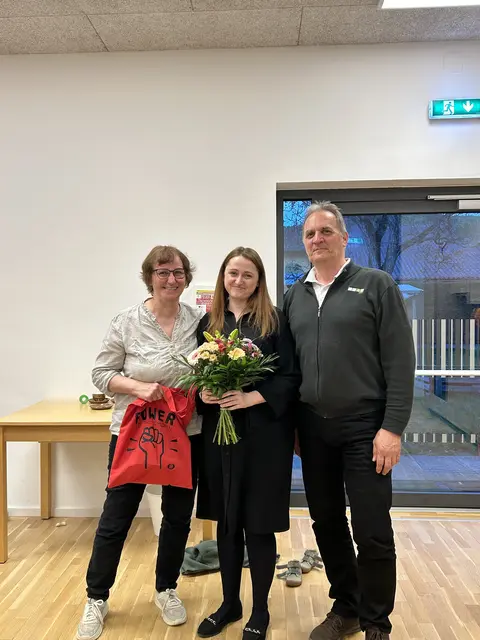 Olivia Mühlbacher (M.) wurde zur neuen Vorsitzende der Kinderfreunde Graz gewählt. | Foto: Kinderfreunde Graz