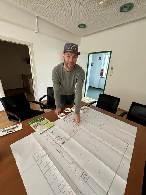 Thomas Pock hat das ehemalige Hausmann-Gebäude in Bruck gekauft und damit nun viel vor. | Foto: MeinBezirk/Angelika Kern