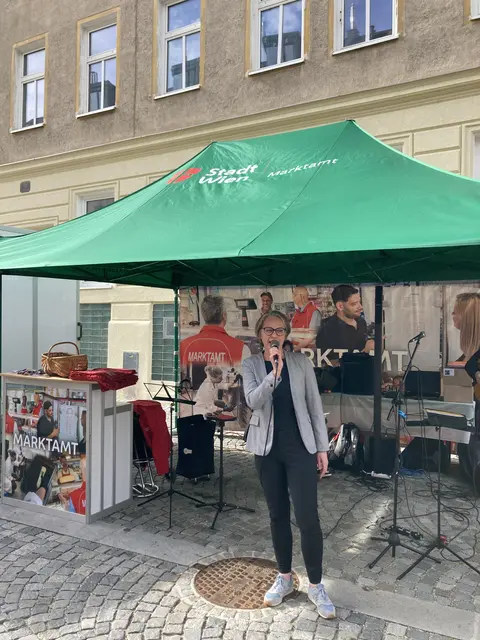 Bezirksvorsteherin Michaela Schüchner (SPÖ) wird für eine Sprechstunde vor Ort sein. | Foto: BV 14